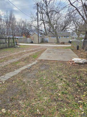 1329 NW Eugene ST, Topeka, KS 66608