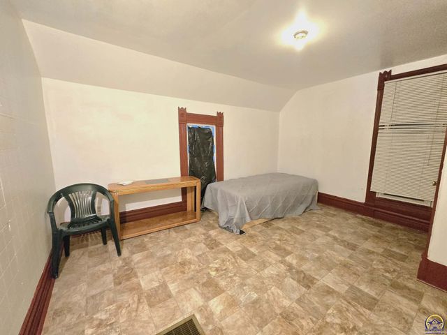 1329 NW Eugene ST, Topeka, KS 66608