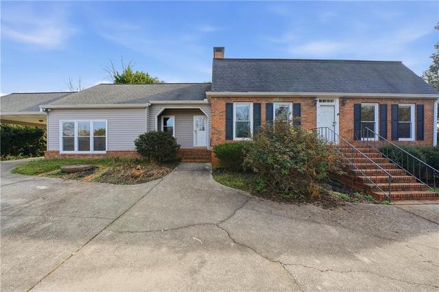 205 Hart Circle, Dallas, GA 30132