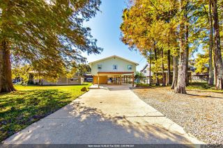 31734 Shelton Dr, Springfield, LA 70462