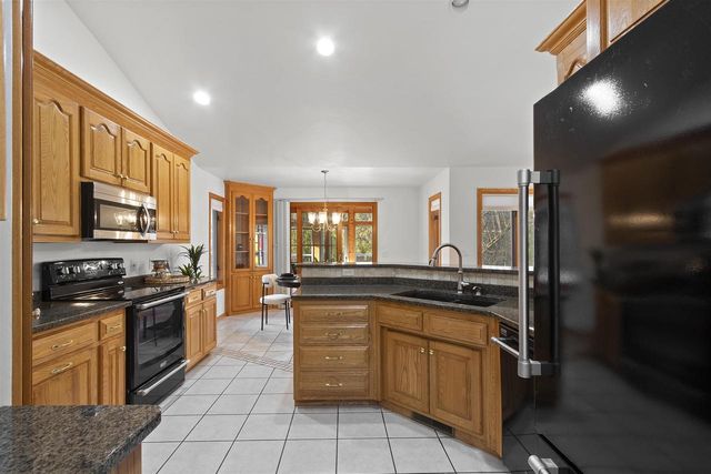3096 LEPAK LANE, Green Bay, WI 54313