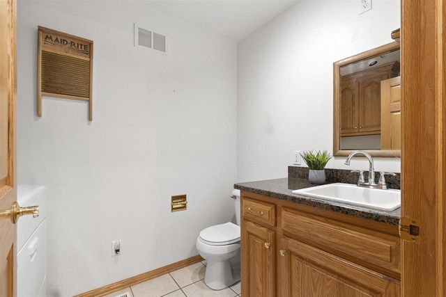 3096 LEPAK LANE, Green Bay, WI 54313