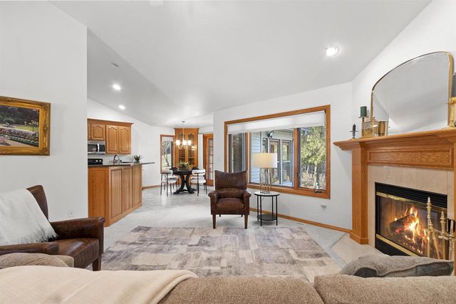 3096 LEPAK LANE, Green Bay, WI 54313