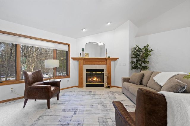 3096 LEPAK LANE, Green Bay, WI 54313