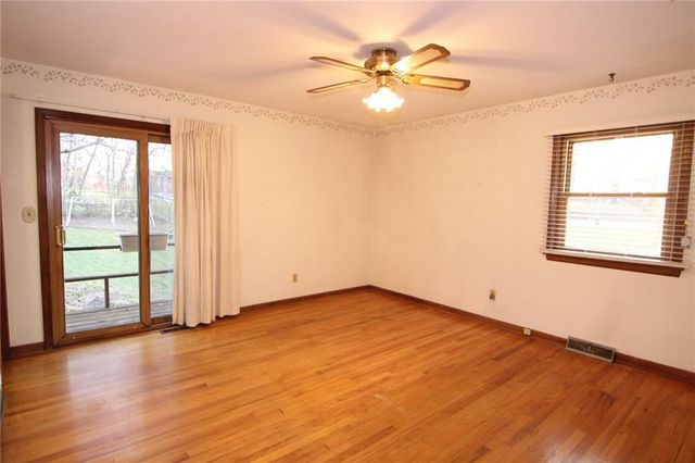 11415 W 49th Terrace, Shawnee, KS 66203