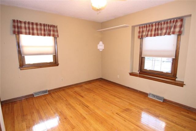 11415 W 49th Terrace, Shawnee, KS 66203