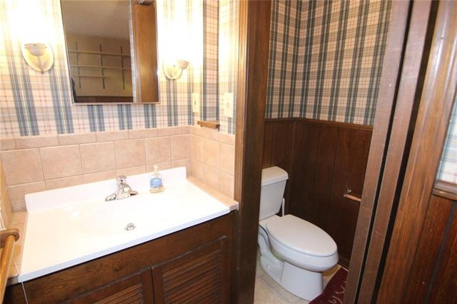 11415 W 49th Terrace, Shawnee, KS 66203