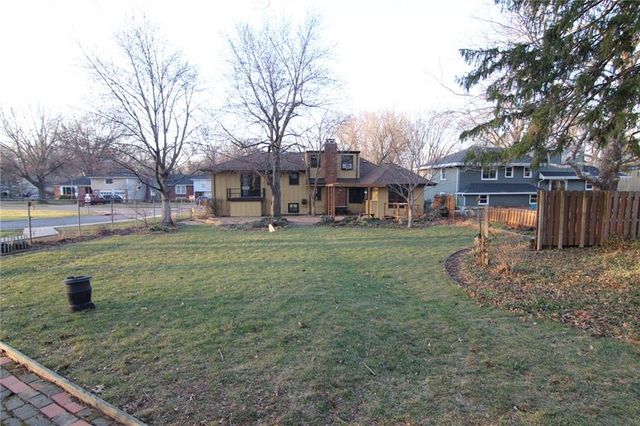 11415 W 49th Terrace, Shawnee, KS 66203