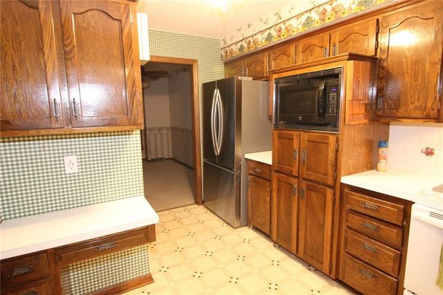 11415 W 49th Terrace, Shawnee, KS 66203