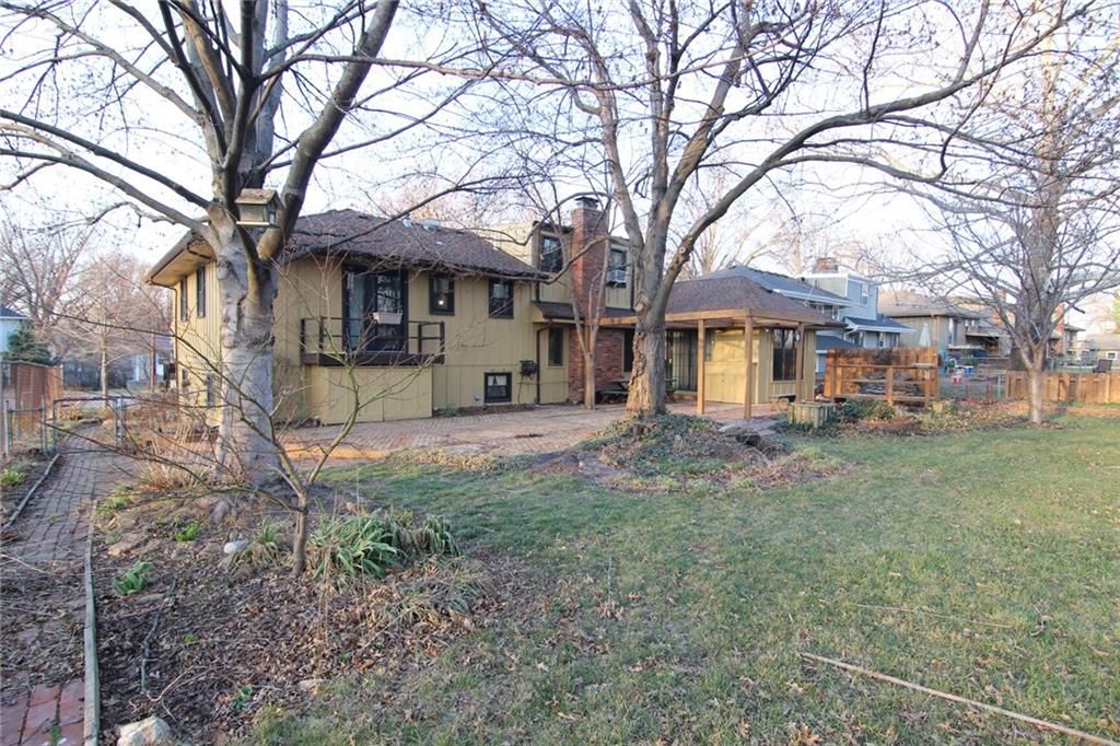 11415 W 49th Terrace, Shawnee, KS 66203