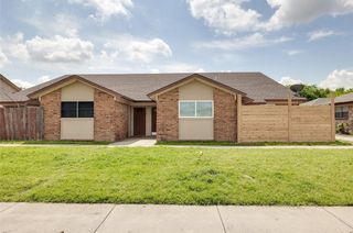 716 E Pecan Street 716-722, Hurst, TX 76053