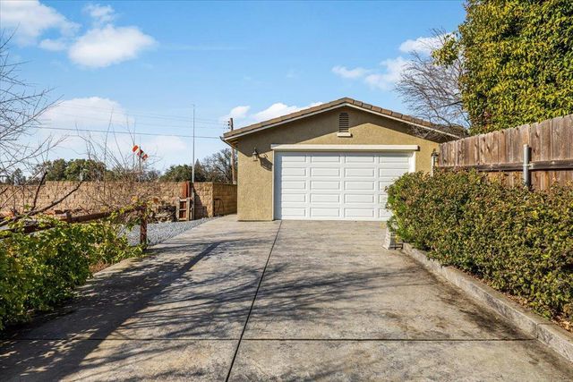 4056 Aitken Dairy Rd, Rocklin, CA 95677