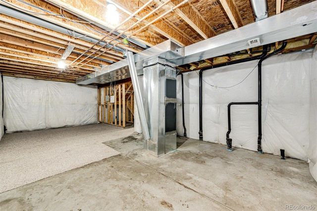 24621 E Kansas Circle, Aurora, CO 80018