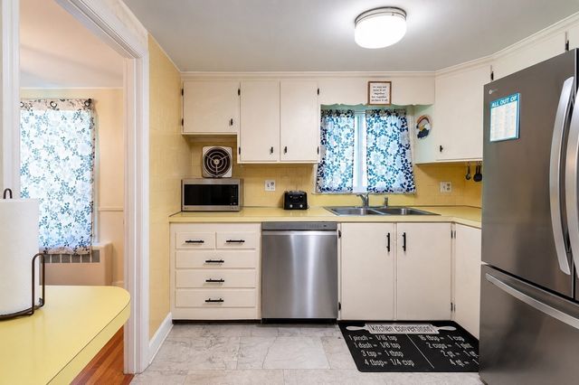 83 Harman Avenue, Seekonk, MA 02771