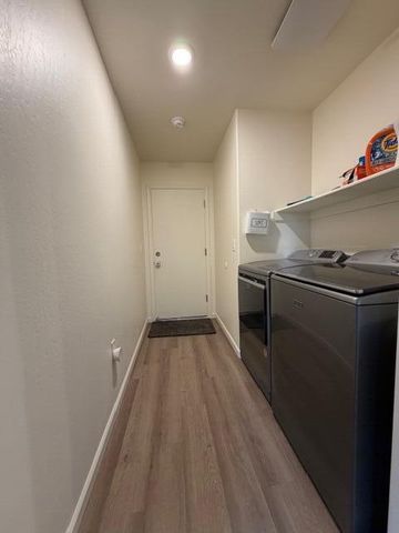 1192 Creekside Place, Porterville, CA 93257