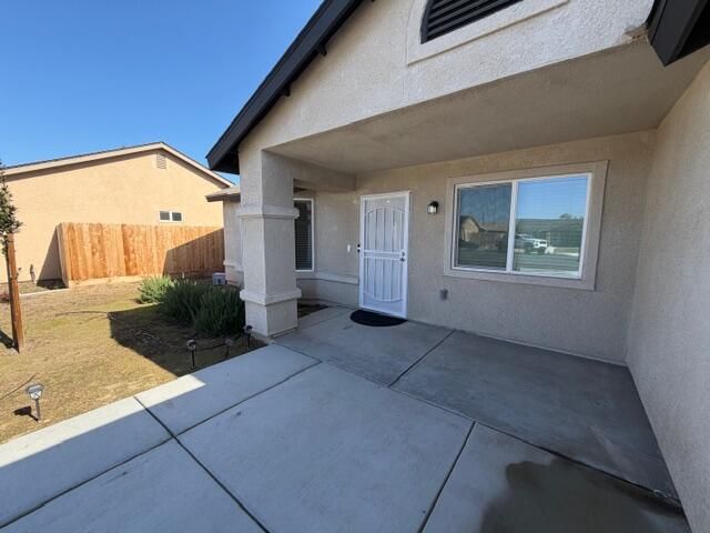 1192 Creekside Place, Porterville, CA 93257