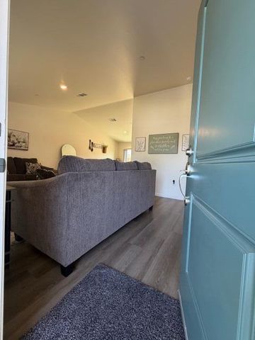 1192 Creekside Place, Porterville, CA 93257