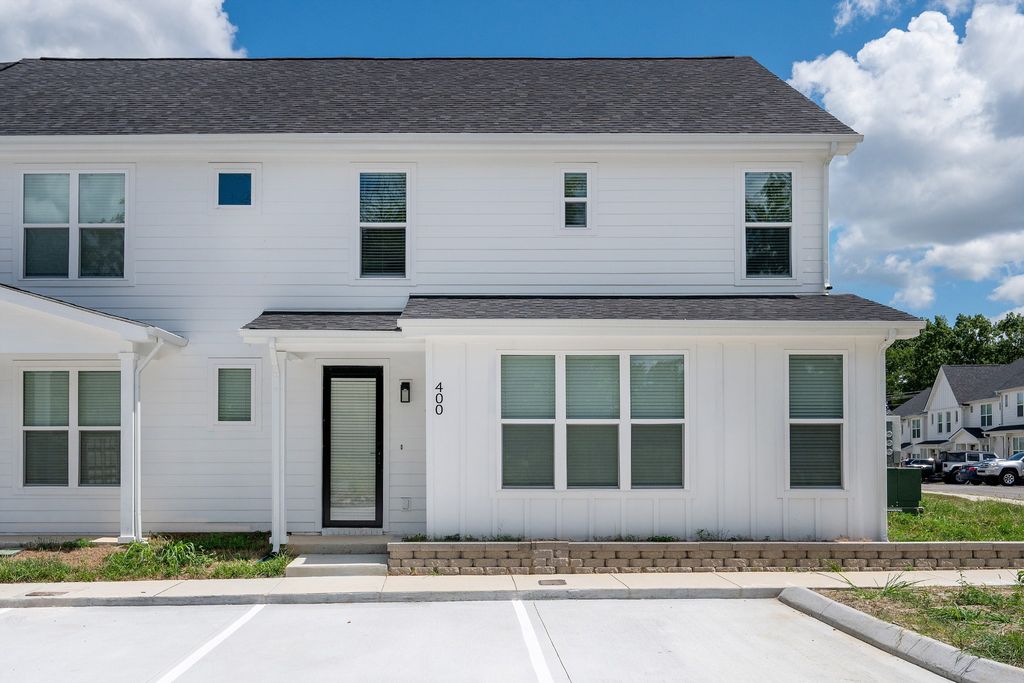 400 Curtis Hilton Way, Lebanon, TN 37087