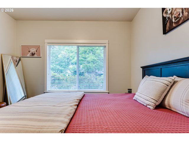 3320 SAINT THOMAS St, Eugene, OR 97408