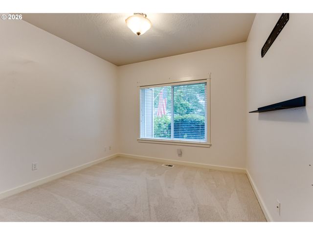 3320 SAINT THOMAS St, Eugene, OR 97408