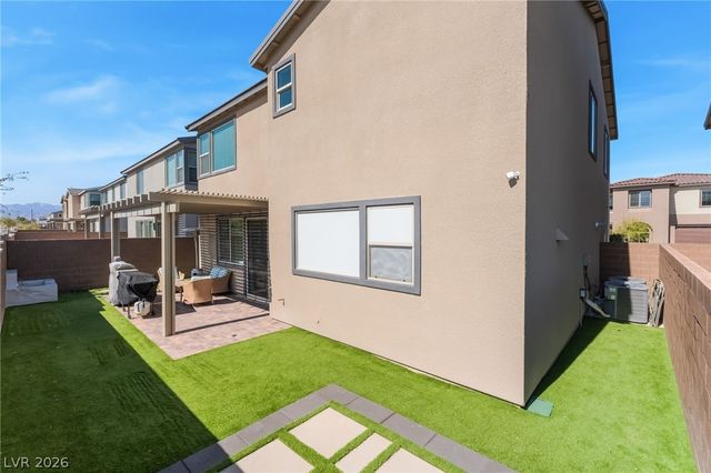1305 Crimson Sunbird Avenue, North Las Vegas, NV 89084