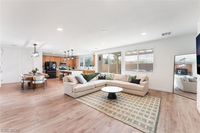 1305 Crimson Sunbird Avenue, North Las Vegas, NV 89084