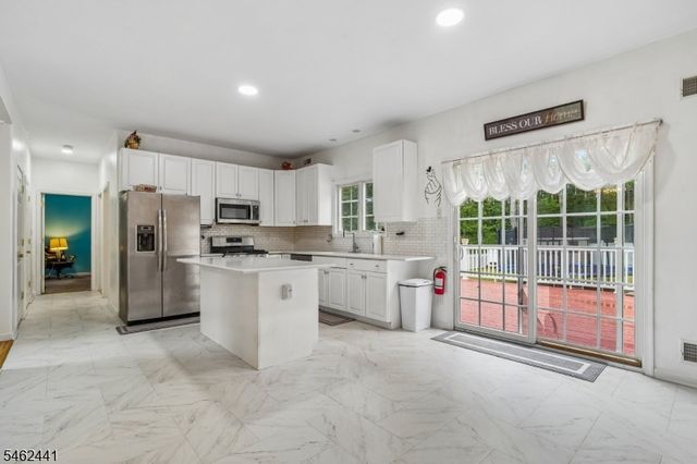 25 Elizabeth Ave, Washington Twp., NJ 07882