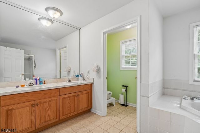 25 Elizabeth Ave, Washington Twp., NJ 07882