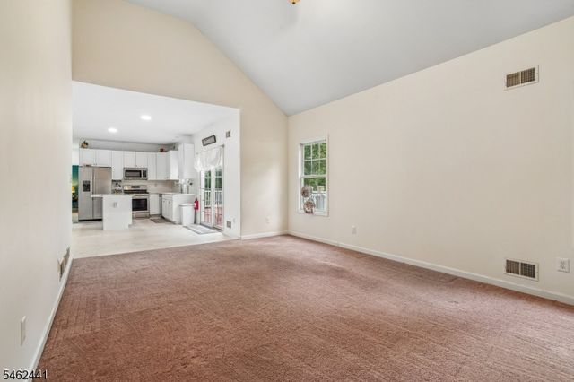 25 Elizabeth Ave, Washington Twp., NJ 07882