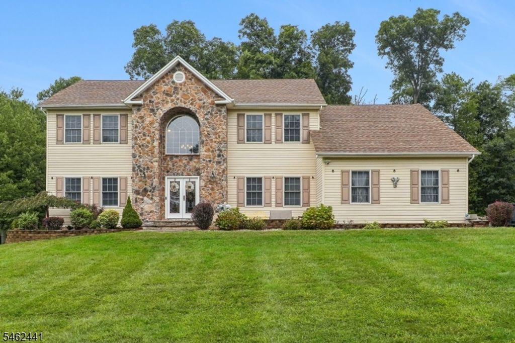 25 Elizabeth Ave, Washington Twp., NJ 07882