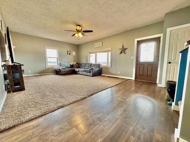 2800 W Clarksville Road, Lake Odessa, MI 48849