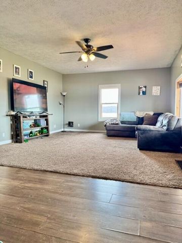 2800 W Clarksville Road, Lake Odessa, MI 48849