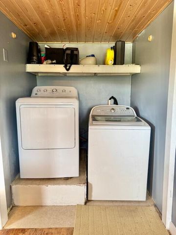 2800 W Clarksville Road, Lake Odessa, MI 48849