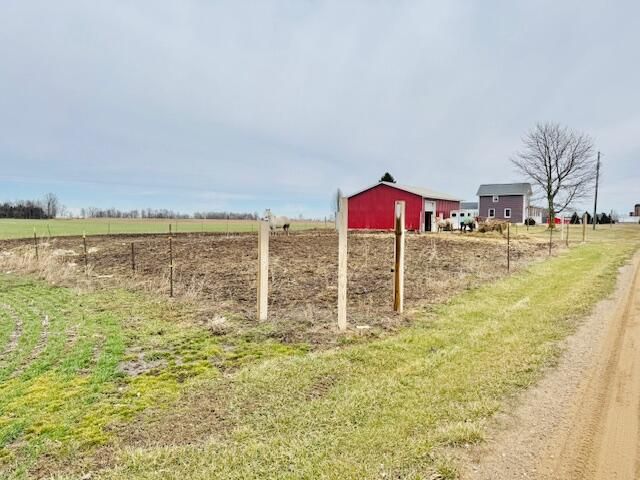 2800 W Clarksville Road, Lake Odessa, MI 48849