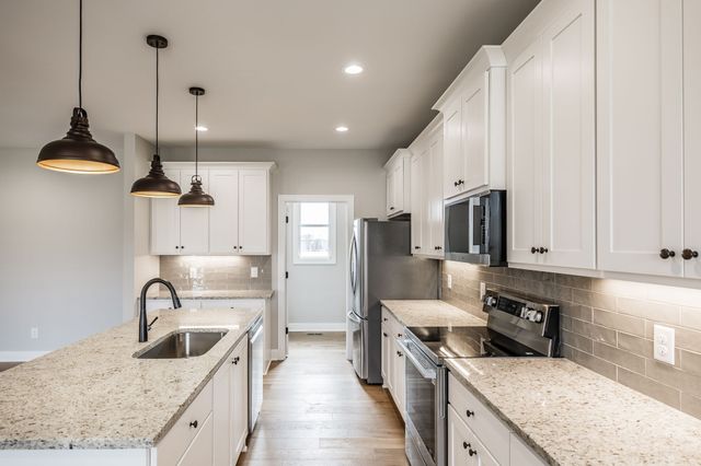 159 S Ray Rd, Portland, TN 37148