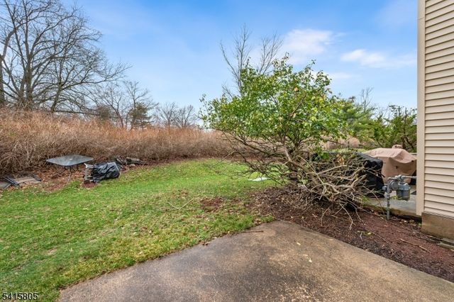 81 Stanwick Ct, Franklin Twp., NJ 08873