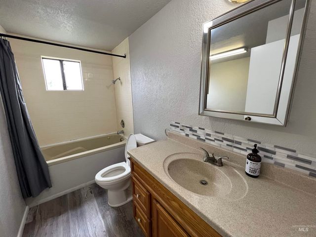 306 W 1st Street, Emmett, ID 83617