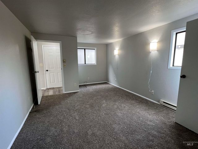 306 W 1st Street, Emmett, ID 83617