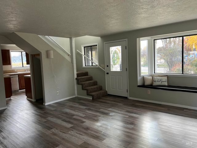 306 W 1st Street, Emmett, ID 83617