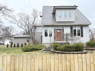 1318 E Broadway, Mt Pleasant, MI 48858