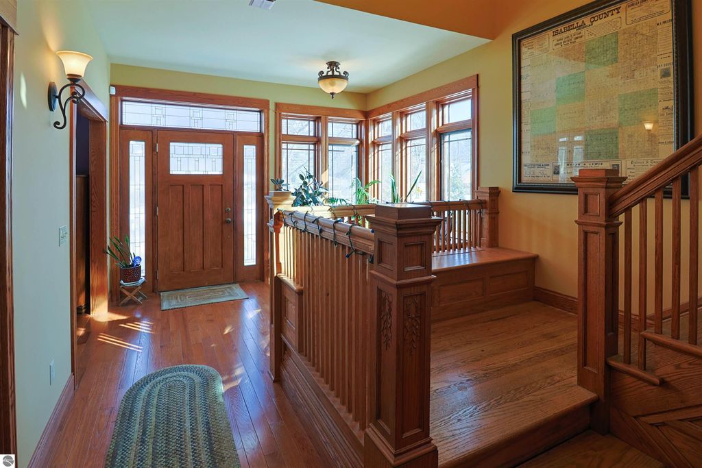 Image 22 of property listing at 1318 E Broadway, Mt Pleasant, MI 48858