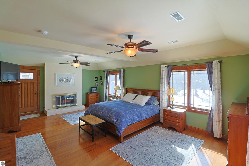 Image 30 of property listing at 1318 E Broadway, Mt Pleasant, MI 48858