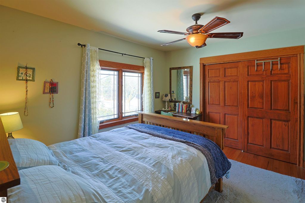 Image 32 of property listing at 1318 E Broadway, Mt Pleasant, MI 48858