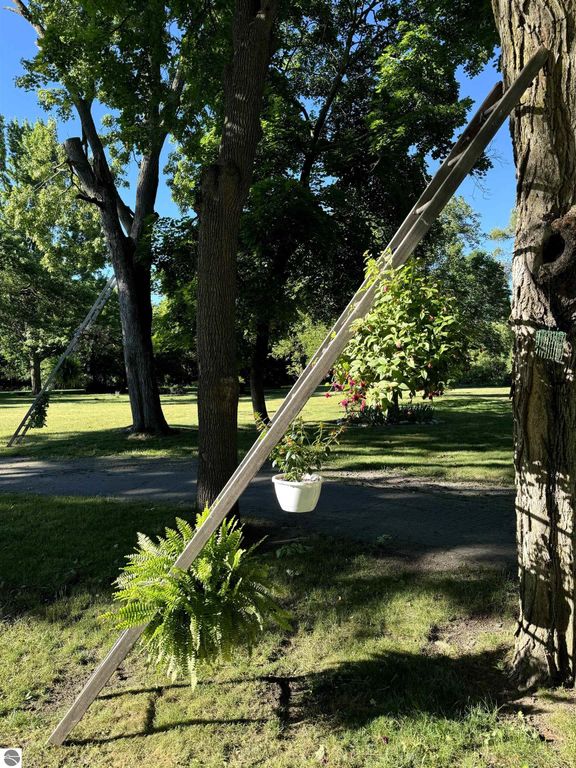 Image 40 of property listing at 1318 E Broadway, Mt Pleasant, MI 48858