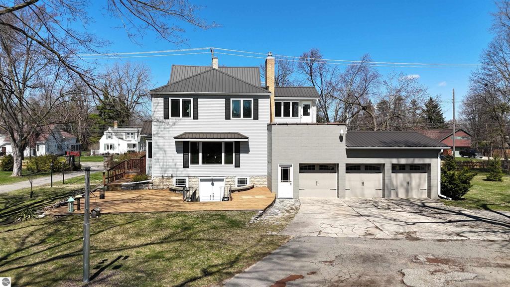 Image 61 of property listing at 1318 E Broadway, Mt Pleasant, MI 48858