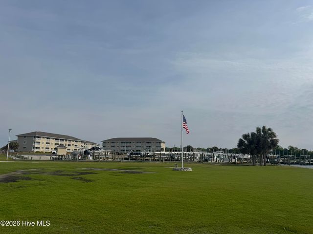 650 Cedar Point Boulevard H5, Cedar Point, NC 28584