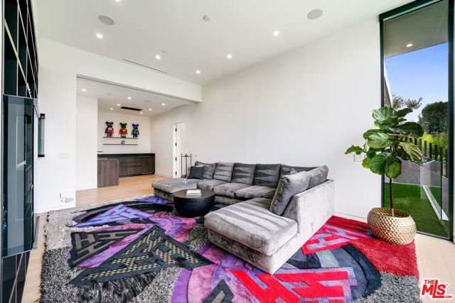 2419 El Contento Drive, Los Angeles, CA 90068