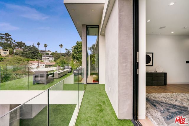 2419 El Contento Drive, Los Angeles, CA 90068