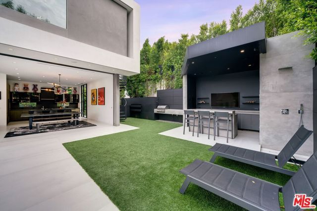 2419 El Contento Drive, Los Angeles, CA 90068