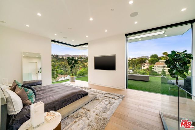 2419 El Contento Drive, Los Angeles, CA 90068